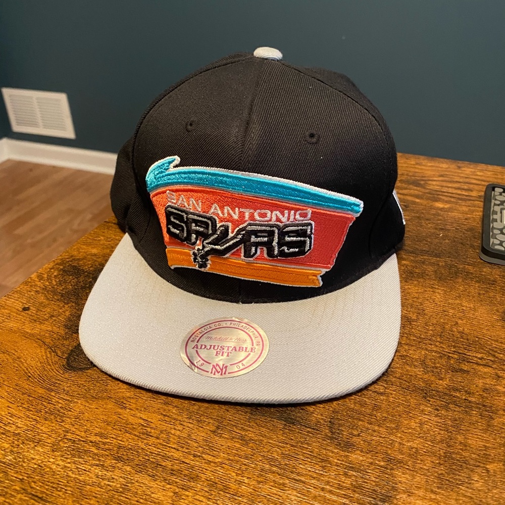 Mitchel and Ness Vintage style San Antonio Spurs hat one size fits all snapback